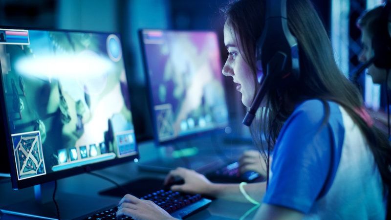 ¿Cómo conocer chicas jugando videojuegos?